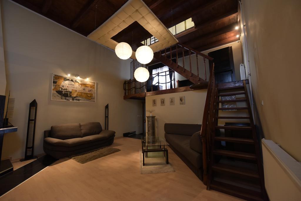 H & V Residence - Split Level Apartment Arad Bagian luar foto