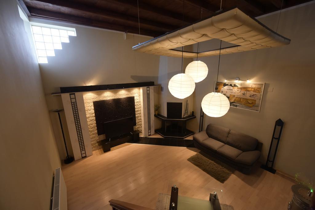 H & V Residence - Split Level Apartment Arad Bagian luar foto